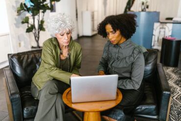 Switch to FreshBooks in May to Track Business Expenses the Easy Way